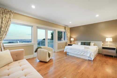 1371 Burnside Road, West Vancouver, BC 