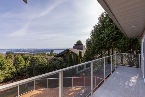 1371 Burnside Road, West Vancouver, BC 