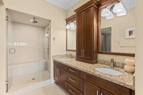 1371 Burnside Road, West Vancouver, BC 