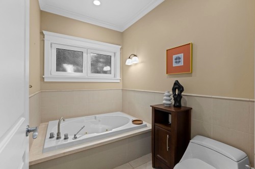 1371 Burnside Road, West Vancouver, BC 