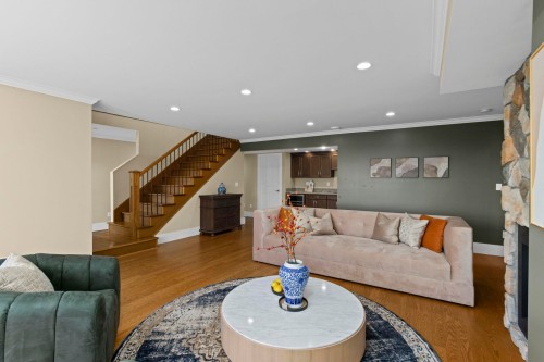 1371 Burnside Road, West Vancouver, BC 