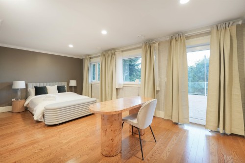 1371 Burnside Road, West Vancouver, BC 