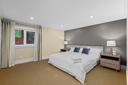 1371 Burnside Road, West Vancouver, BC 