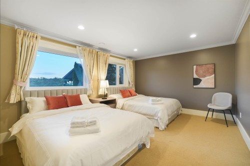 1371 Burnside Road, West Vancouver, BC 