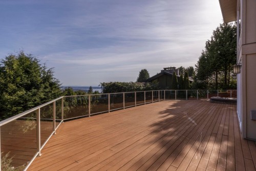 1371 Burnside Road, West Vancouver, BC 