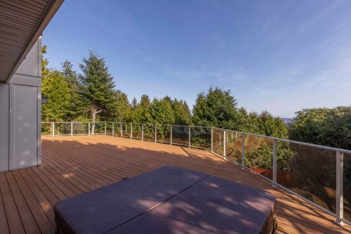 1371 Burnside Road, West Vancouver, BC 