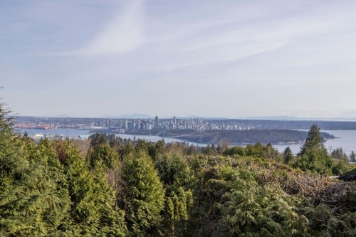 1371 Burnside Road, West Vancouver, BC 