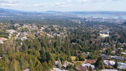 1371 Burnside Road, West Vancouver, BC 