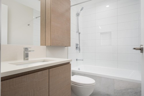 3201-4168 Lougheed Highway, Burnaby, BC 