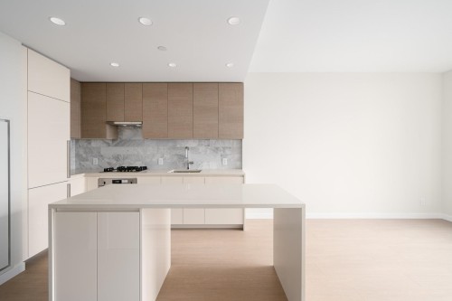 3201-4168 Lougheed Highway, Burnaby, BC 