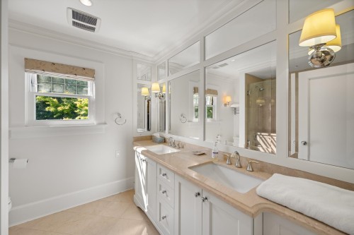 1519 35Th Avenue W, Vancouver, BC 