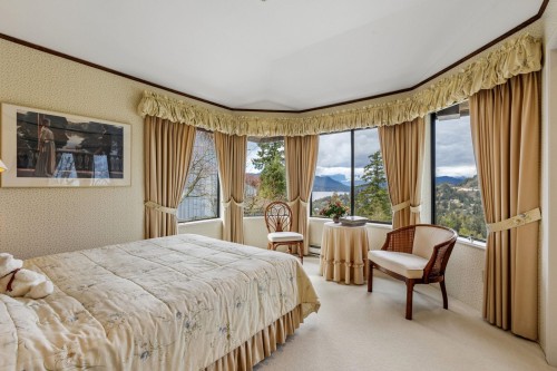 5180 Meadfeild Road, West Vancouver, BC 