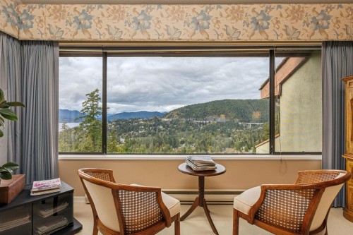 5180 Meadfeild Road, West Vancouver, BC 