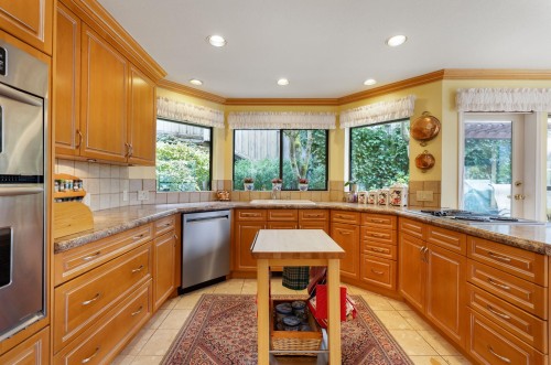 5180 Meadfeild Road, West Vancouver, BC 