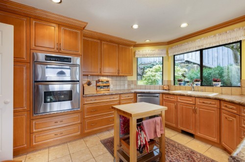 5180 Meadfeild Road, West Vancouver, BC 