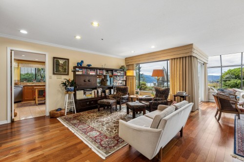 5180 Meadfeild Road, West Vancouver, BC 