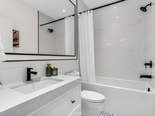 3-4088 Maple Crescent, Vancouver, BC 