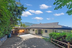 818 Younette Drive  West Vancouver, BC V7T 1S9