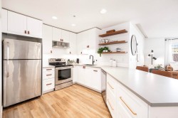 PH10-1702 56 Street Tsawwassen, BC V4L 2P5