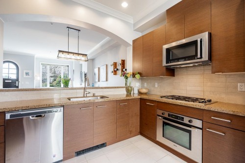 991 38Th Avenue W, Vancouver, BC 