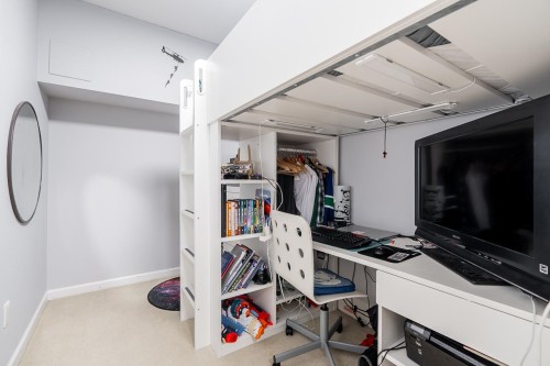 991 38Th Avenue W, Vancouver, BC 