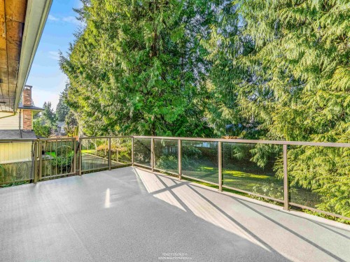 1110 Lodge Road, North Vancouver, BC 