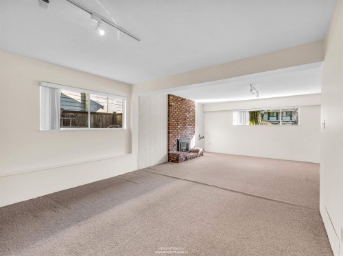 1110 Lodge Road, North Vancouver, BC 