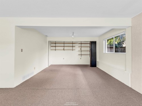 1110 Lodge Road, North Vancouver, BC 