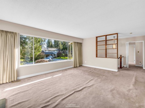 1110 Lodge Road, North Vancouver, BC 