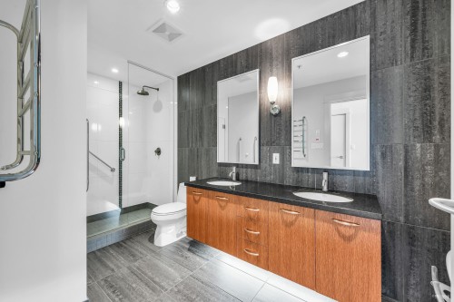1102-3355 Cypress Place, West Vancouver, BC 