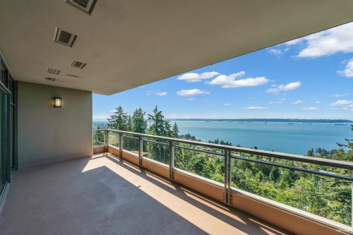 1102-3355 Cypress Place, West Vancouver, BC 