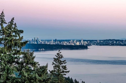 1102-3355 Cypress Place, West Vancouver, BC 
