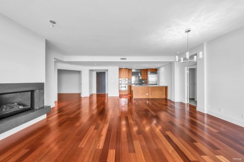 1102-3355 Cypress Place, West Vancouver, BC 