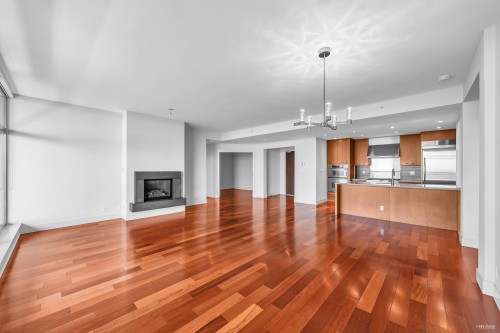 1102-3355 Cypress Place, West Vancouver, BC 