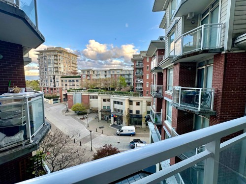 516-4028 Knight Street  Vancouver, BC V5N 5Y8