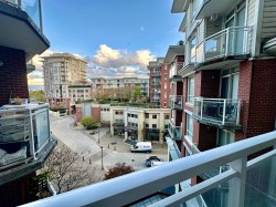 516-4028 Knight Street  Vancouver, BC V5N 5Y8
