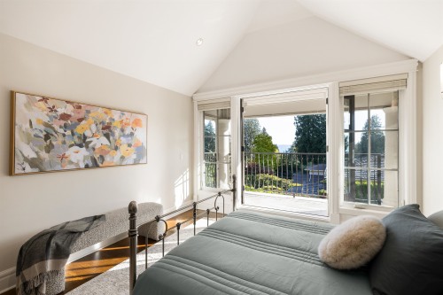 2912 Mathers Avenue, West Vancouver, BC 