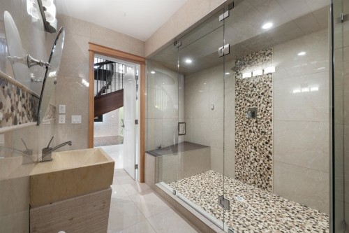 2912 Mathers Avenue, West Vancouver, BC 