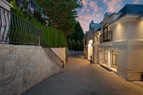 2912 Mathers Avenue, West Vancouver, BC 