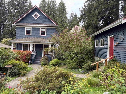 3039 St. Georges Avenue  North Vancouver, BC V7N 1V1