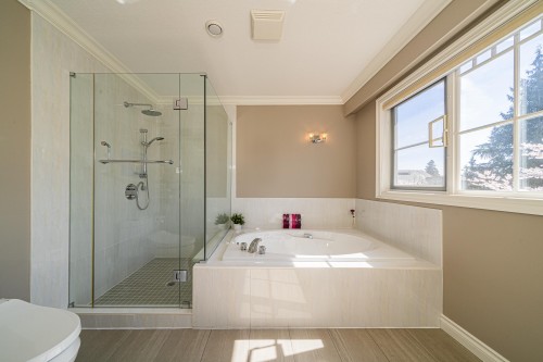 4049 27Th Avenue W, Vancouver, BC 