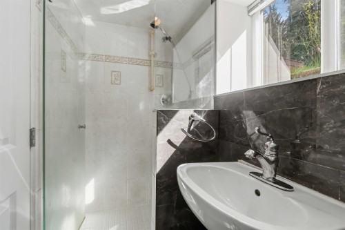 2331 Henry Street, Port Moody, BC 