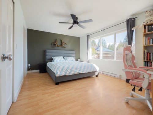 5726 Emily Way, Sechelt, BC 