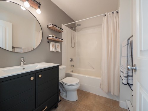 5726 Emily Way, Sechelt, BC 