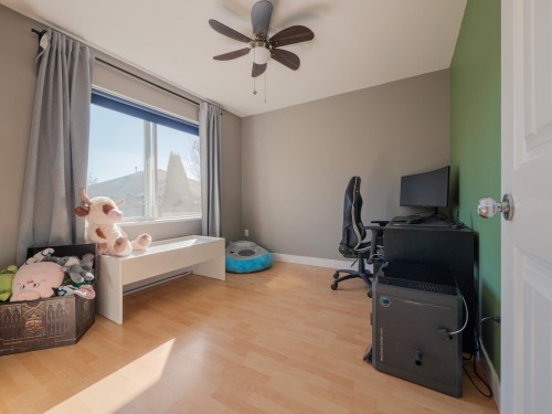 5726 Emily Way, Sechelt, BC 