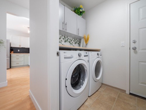 5726 Emily Way, Sechelt, BC 