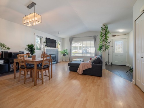 5726 Emily Way, Sechelt, BC 