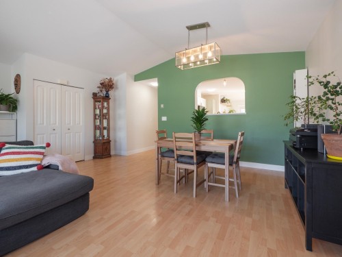 5726 Emily Way, Sechelt, BC 