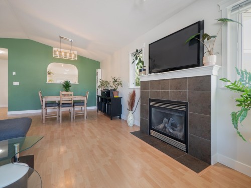 5726 Emily Way, Sechelt, BC 