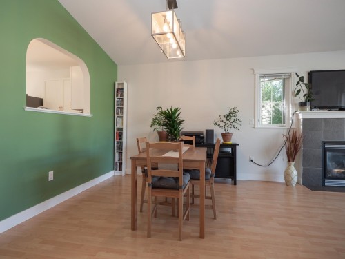 5726 Emily Way, Sechelt, BC 